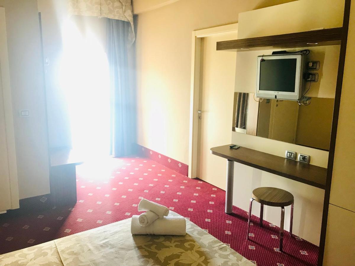 Emotion Vacanze Cesenatico Kültér fotó